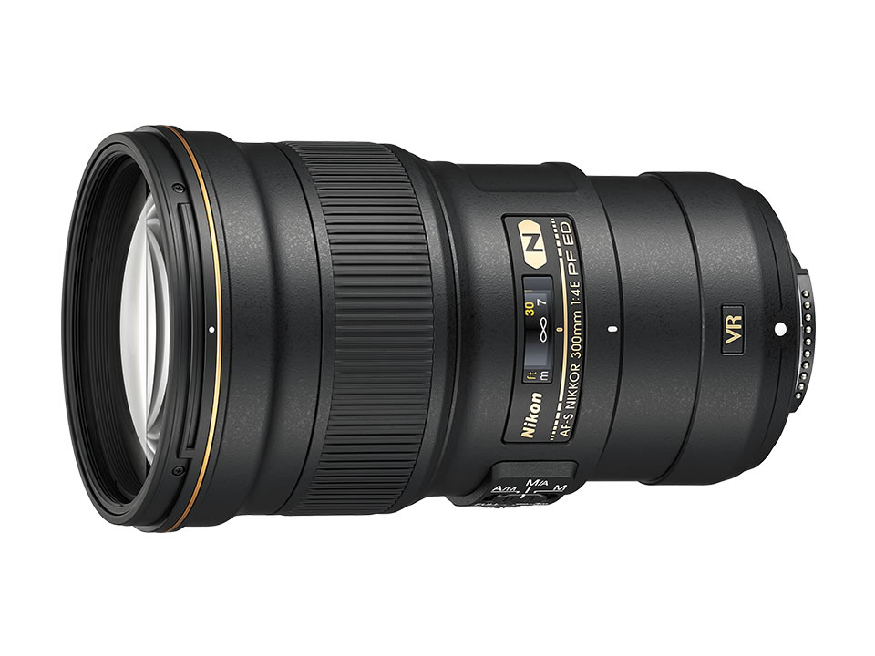 ニコン 300mm F4E PF ED VRは携帯性に優れているが逆光耐性が問題