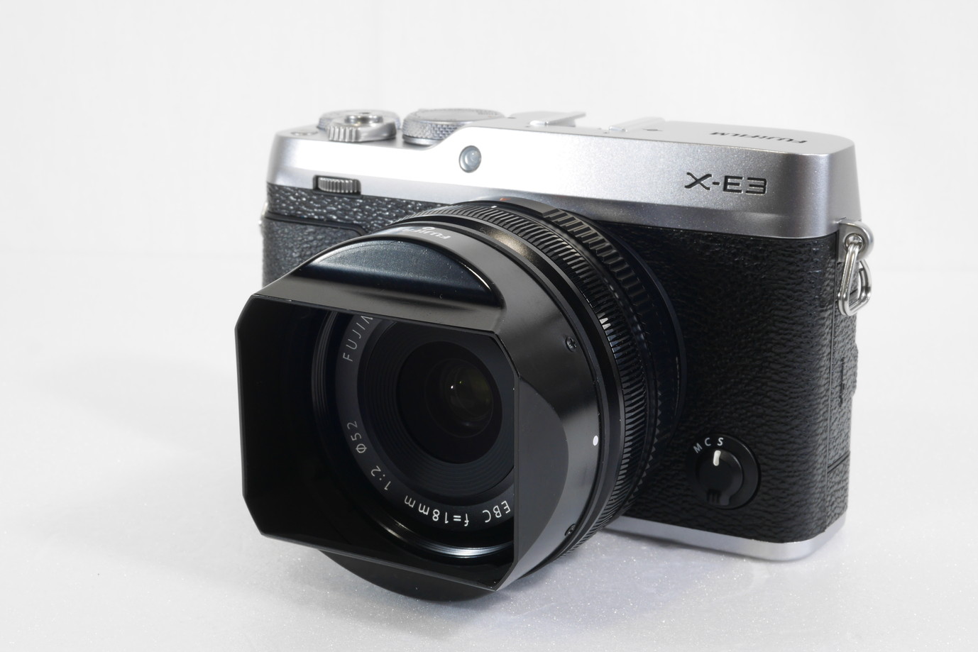 手のひらFUJINON XF18mmF2 R 交換レンズレビュー - とるなら