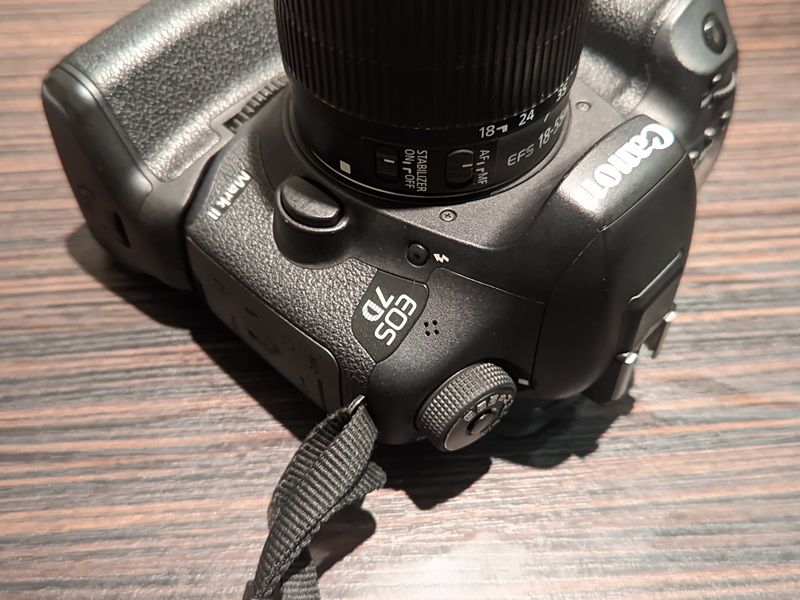 動きモノにはやっぱり一眼レフ！？65点AF＆10コマ連写の「EOS 7D Mark