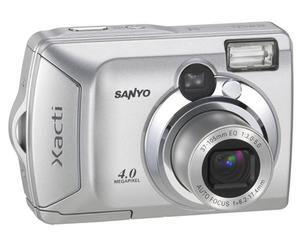 ASCII.jp：三洋、入門者向けの簡単操作デジタルカメラ“Xacti”『DSC-S4