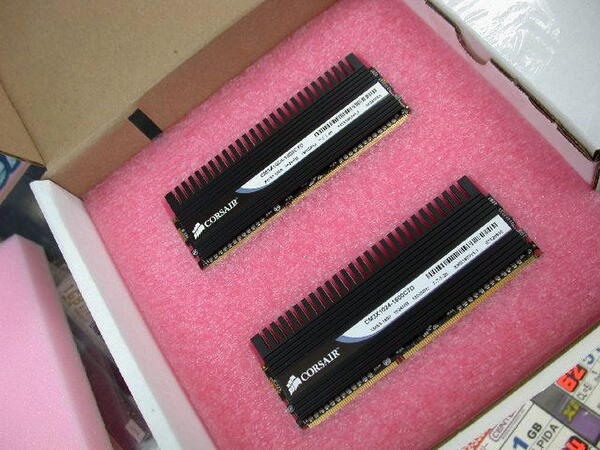 ASCII.jp：Corsair“DOMINATOR”シリーズ最速のDDR3メモリが1GB×2セット