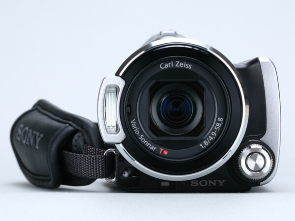 ASCII.jp：フルHD録画対応のメモステハンディカム HDR-CX12 (1/3)