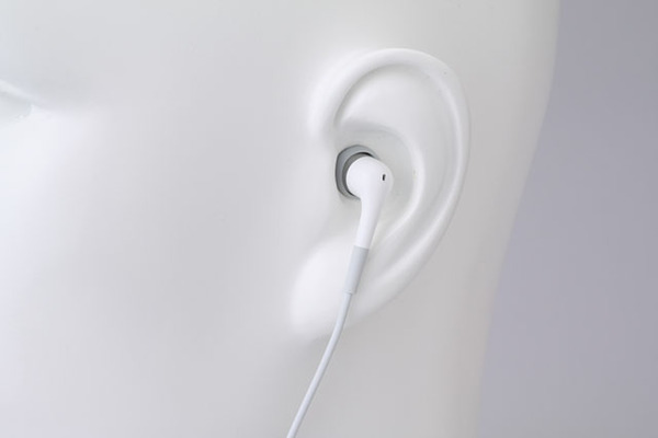 ASCII.jp：カナル型の革命児「Apple In-Ear Headphones」を聴き比べる