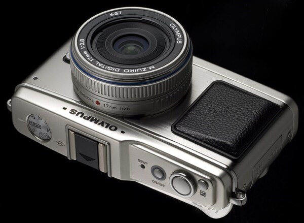 ASCII.jp：マイクロフォーサーズで蘇るオリンパス「Pen」