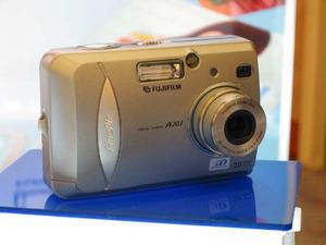 ASCII.jp：富士フイルム、VGAサイズの動画撮影が可能な『FinePix M603