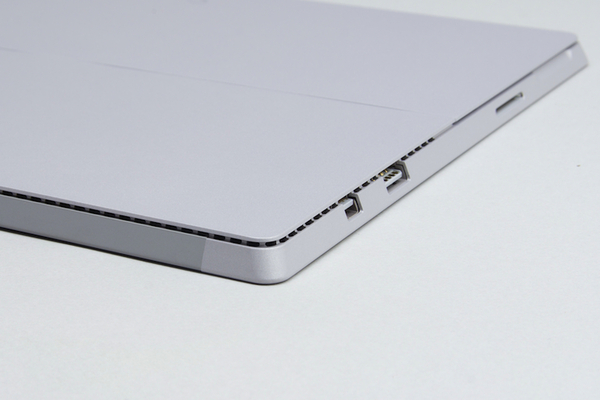 ASCII.jp：今日発売！ 話題の「Surface Pro 3」を徹底レビューだ!! (1/7)