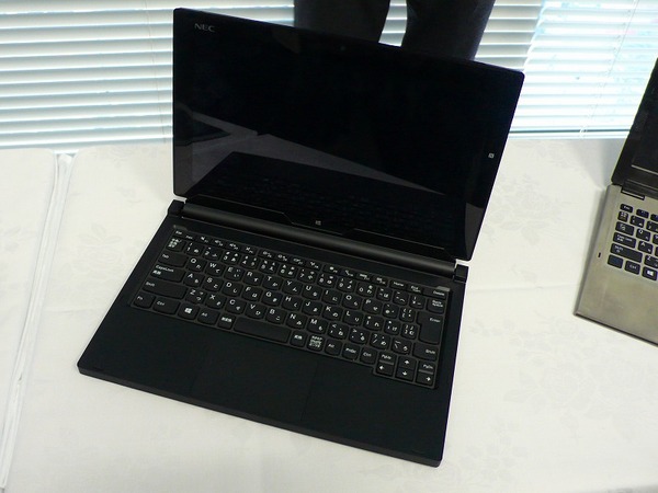 ASCII.jp：超軽量2in1「LAVIE Hybrid ZERO」を実現したNECのこだわり (1/4)