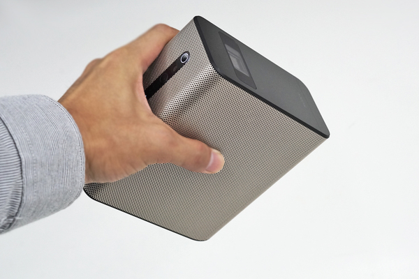 ASCII.jp：まさに近未来デバイス！ Xperia TouchはただのAndroid内蔵