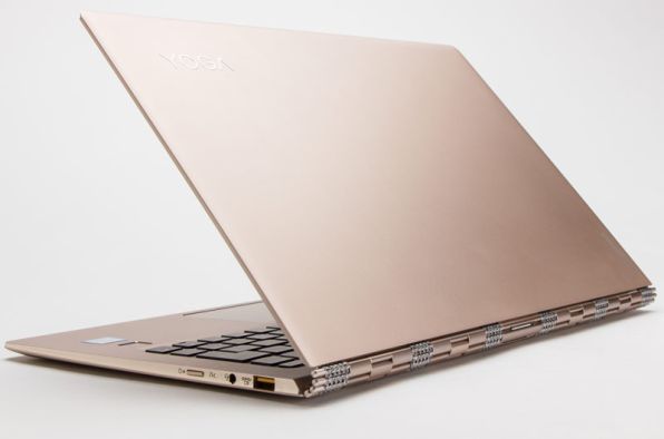ASCII.jp：お洒落で薄型で4Kの15万円台ノートPC「YOGA 910」は外で使い
