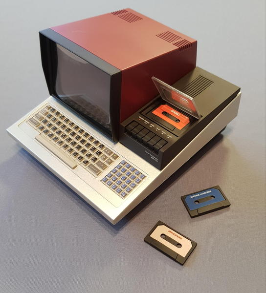 ASCII.jp：約40年前のシャープ「MZ-80C」の超小型レプリカPCを衝動買い