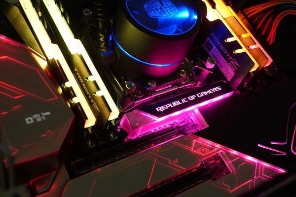 ASCII.jp：ド派手に光るX299最強マザーボード「ROG RAMPAGE VI EXTREME
