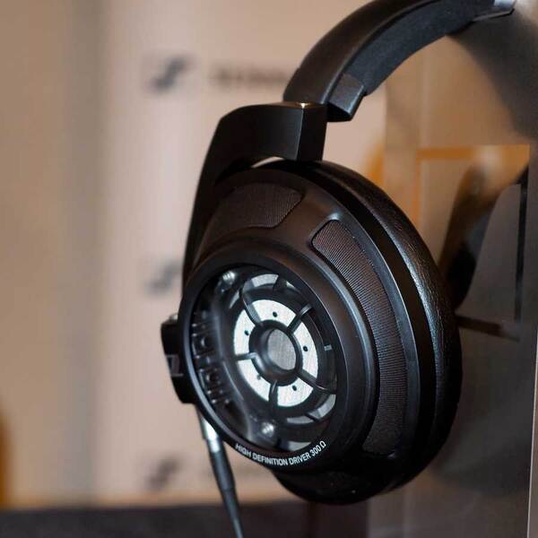 ASCII.jp：やっぱり気になるHD 820、ゼンハイザーの新フラッグシップ機
