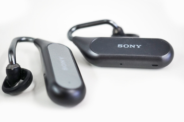 ASCII.jp：両耳型に進化したスマートイヤフォン「Xperia Ear Duo