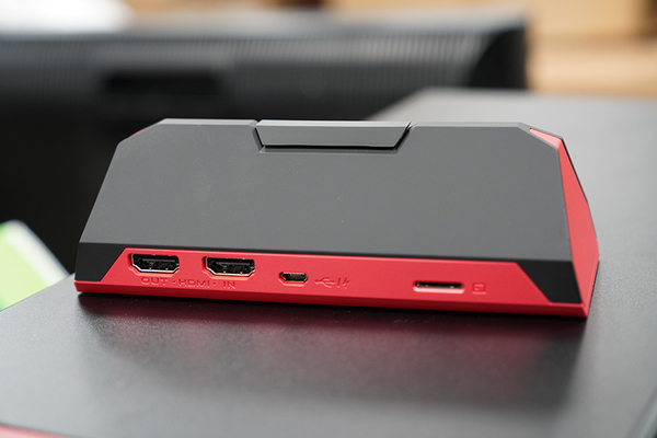 ASCII.jp：4Kパススルーにも対応の鉄板ゲームキャプチャー「AVT-C878