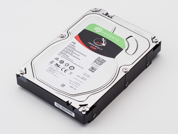 ASCII.jp：外付けHDDは耐衝撃に優れたIronWolfがオススメ