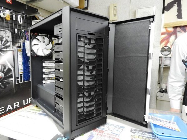 ASCII.jp：Antecらしい静音仕様のミドルタワーPCケース