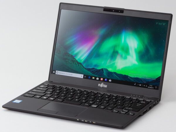 ASCII.jp：約698g～の13.3型ノートPC「LIFEBOOK UH」は超軽量でも拡張