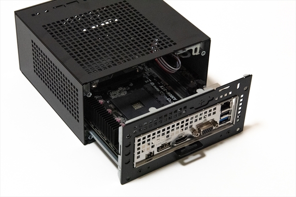 話題の「Ryzen 5 3400G」と「DeskMini A300」でギャルゲー専用PCを組ん