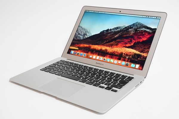 目立たない小傷のためにCランク!?でお買い得な2年落ち「MacBook Air