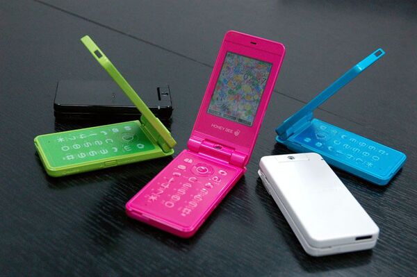 ASCII.jp：ウィルコム応援団がチェックする「HONEY BEE BOX」