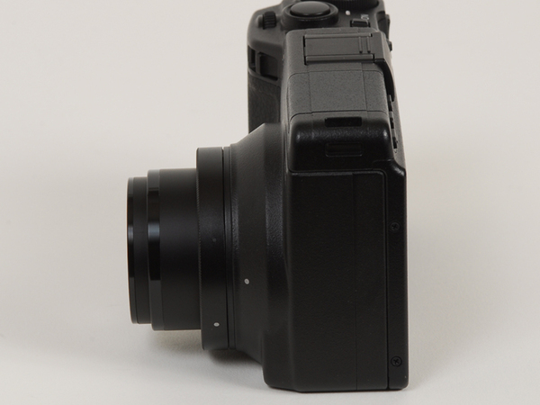 ASCII.jp：GXRに裏面照射CMOSを！ レンズユニット 「P10」の実力 (1/3)