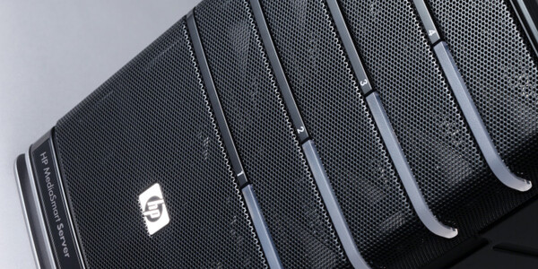 ASCII.jp：WHSを超えたホームサーバー MediaSmart Server EX490 (1/4)