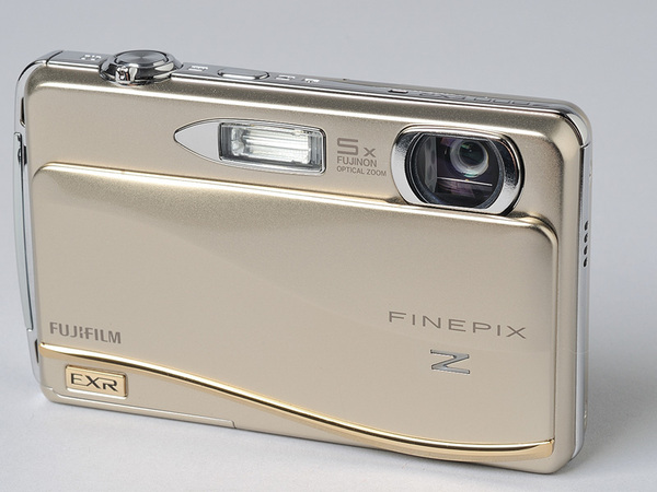 ASCII.jp：AFスピードが小気味よい「FinePix Z800EXR」 (1/3)