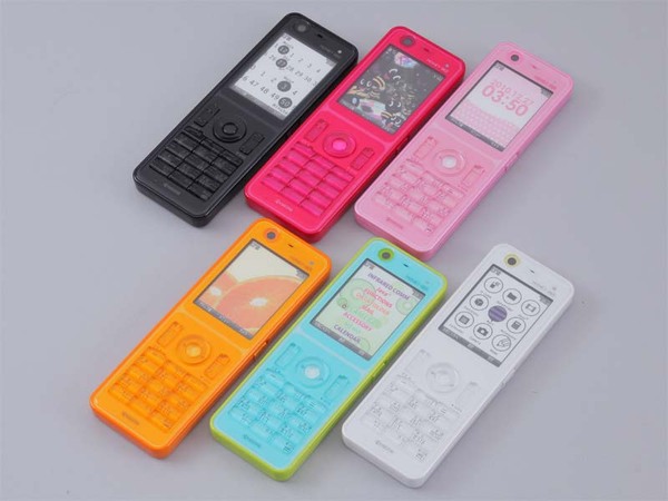 ASCII.jp：「だれとでも定額」を使い始めるのにどの音声端末を選ぶ？