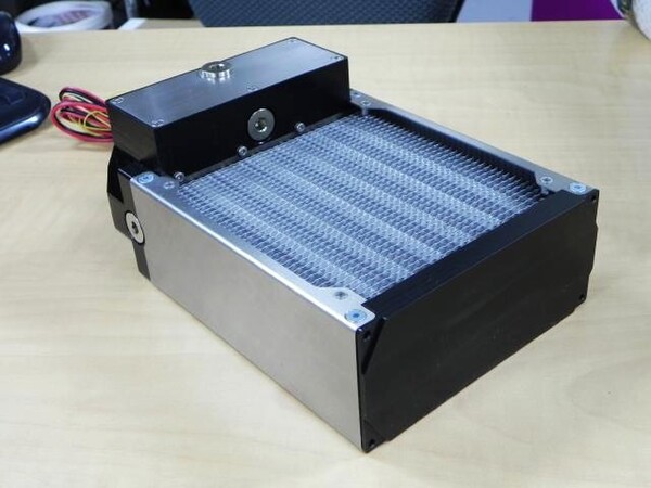 airplex modularity system 420mm ラジエーター ASCII.jp：独Aqua