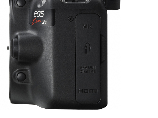 ASCII.jp：この小ささはミラーレス機並み!? EOS Kiss X7登場 (1/2)