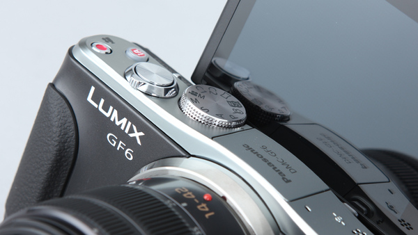 ASCII.jp：エントリーだけど超多機能！ ミラーレス一眼「LUMIX GF6」 (1/3)