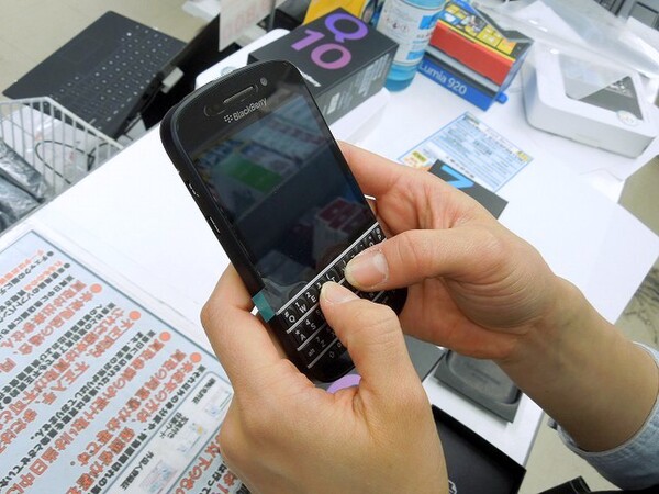 ASCII.jp：BlackBerry最新作「BlackBerry Q10」のお値段は？
