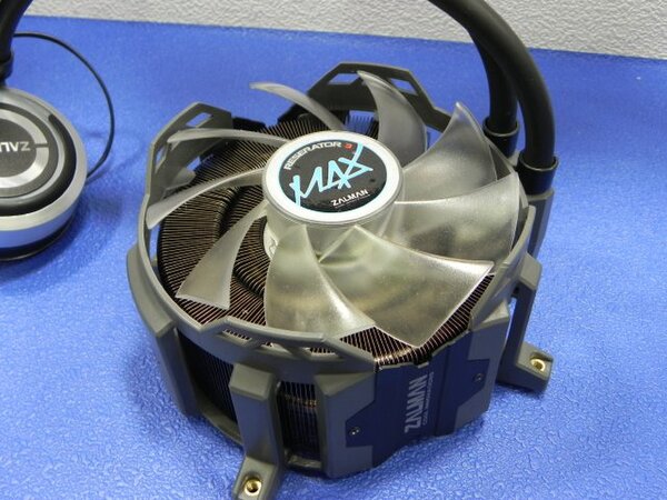 ASCII.jp：あの伝説のZALMAN製水冷「RESERATOR」がCOMUTEXで復活！