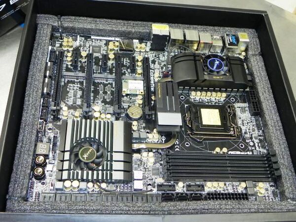 ASCII.jp：まさに圧巻！ 22のSATAポートを搭載するASRock製Z87マザー