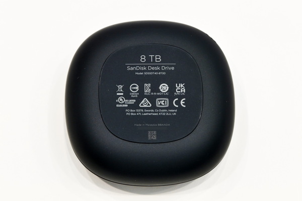 ASCII.jp：ノートPCで1000MB/秒だ！ SanDiskの新作外付けSSD「Desk