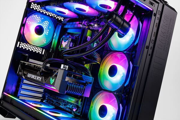 ASCII.jp：2024年イチオシ！ ASUSのピラーレスPCケースで最新