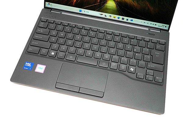 ASCII.jp：世界最軽量モバイルノートPC「LIFEBOOK WU5/J3」長期試用