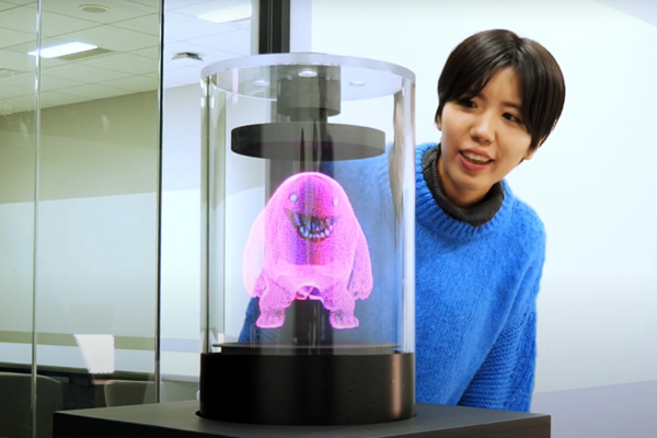 これぞ本物のホログラム！」スゴイけど使い道がよくわからない立体映像