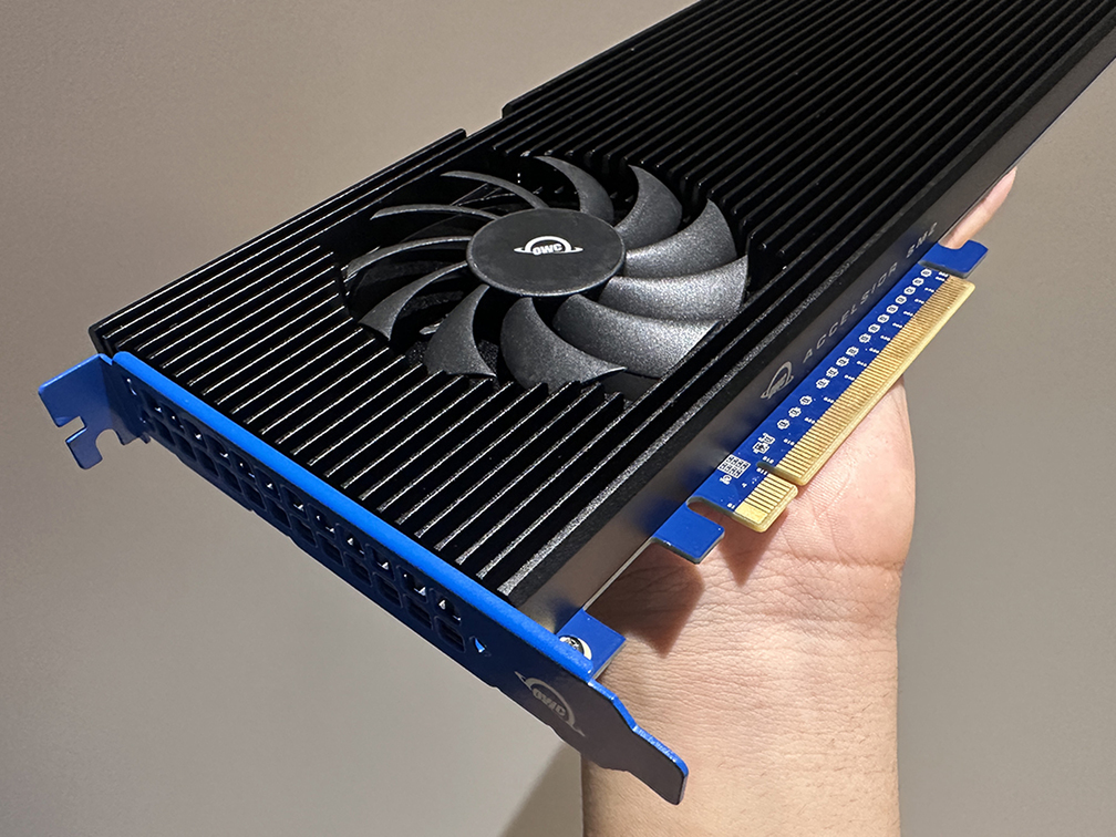 デスクトップPCの限界突破！ 最大8枚のSSDを積めるPCIeストレージ