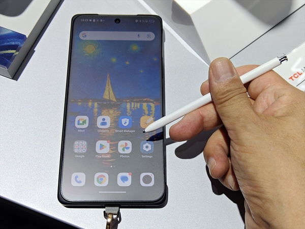 ASCII.jp：紙のようなディスプレー搭載スマホ「NXTPAPER 60 Ultra」を