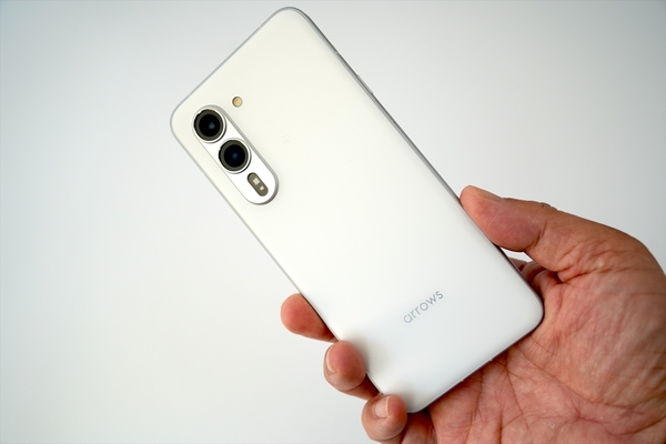 ASCII.jp：新生FCNTの“本気”を感じる8万円台ハイエンド「arrows Alpha