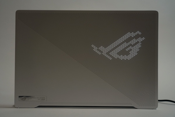 ASCII.jp：ROG Zephyrus G14 実機レビュー = 電光掲示天板にRyzen9 +