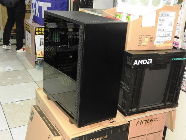 ASCII.jp：コンパクトミドルタワー「Define 7 Compact」がFractal