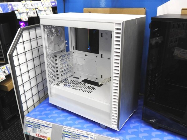 ASCII.jp：人気PCケース「Define 7 Compact」に白色モデルが追加