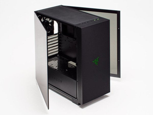 ASCII.jp：完成度が高いRazer純正PCケース「Tomahawk」をレビュー (2/3)
