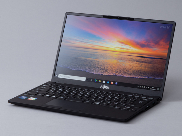 ASCII.jp：約634gの劇的に軽い13.3型ノートPC「LIFEBOOK UH-X/E3」に感激