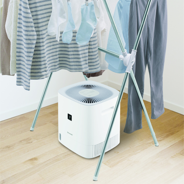 ASCII.jp：シャープ、小さい衣類乾燥除湿機 洗濯物の真下に置ける「CV