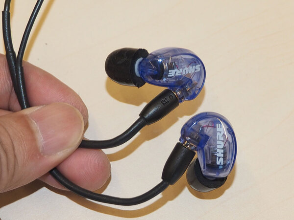 ASCII.jp：SHUREの定番イヤホン「SE215 SE」に新色パープル