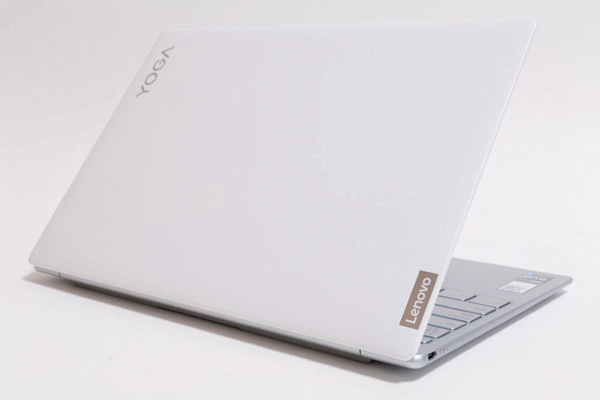 ASCII.jp：高性能は当然。＜Yoga Slim 770i Carbon＞は利用シーンも