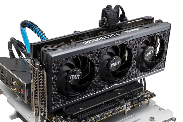 ASCII.jp：ド派手なLEDで魅せるPalit「GeForce RTX 4090 GameRock OC